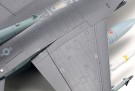 1/72 F-16 CJ FIGHTING FALCON Fly skala byggesett thumbnail
